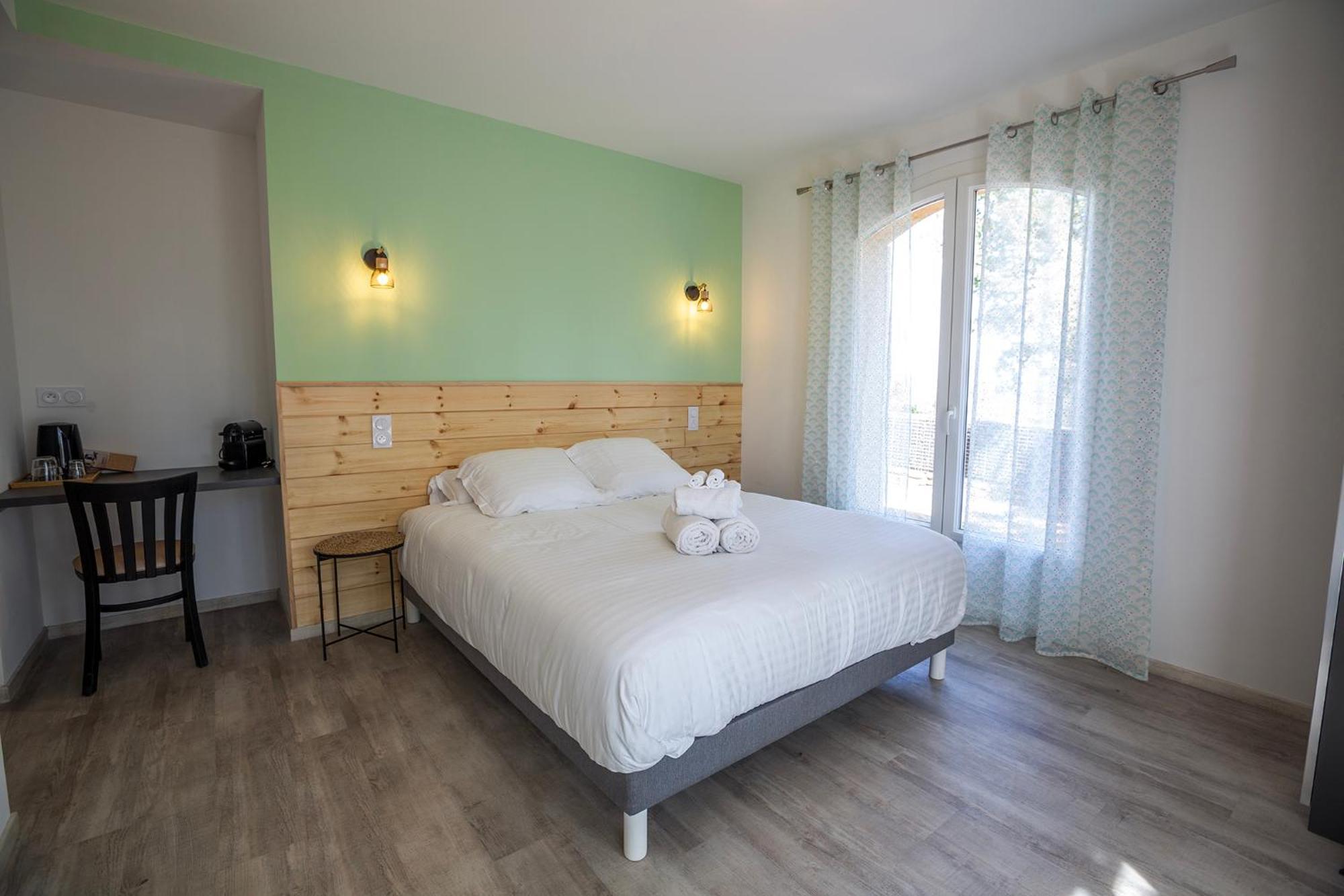 Domaine De La Mautanne Aparthotel Sainte-Tulle Ngoại thất bức ảnh