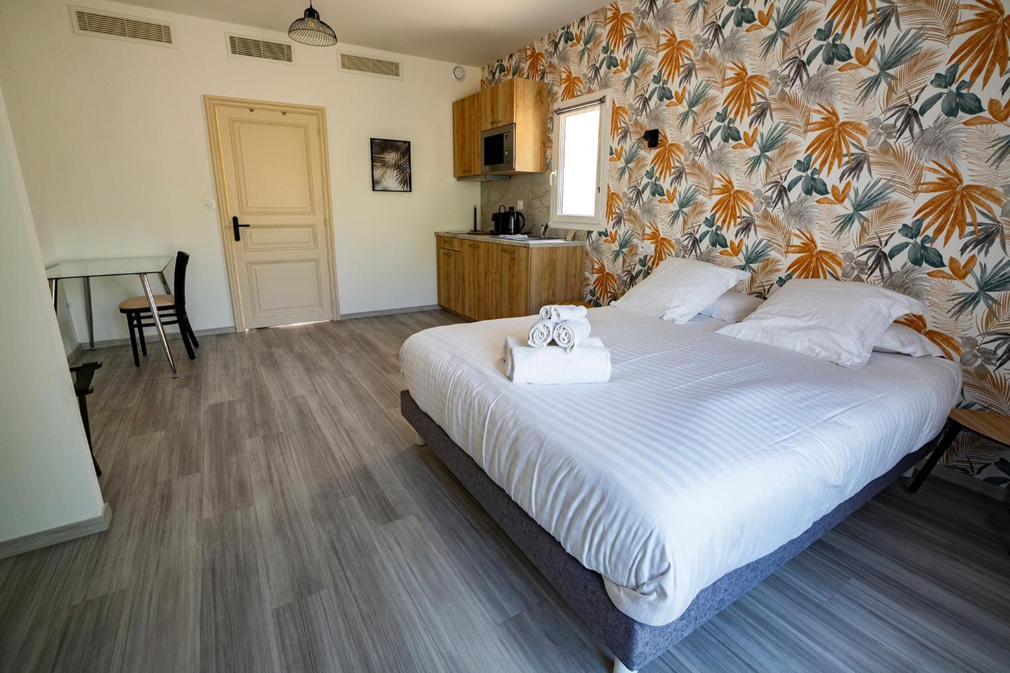 Domaine De La Mautanne Aparthotel Sainte-Tulle Ngoại thất bức ảnh