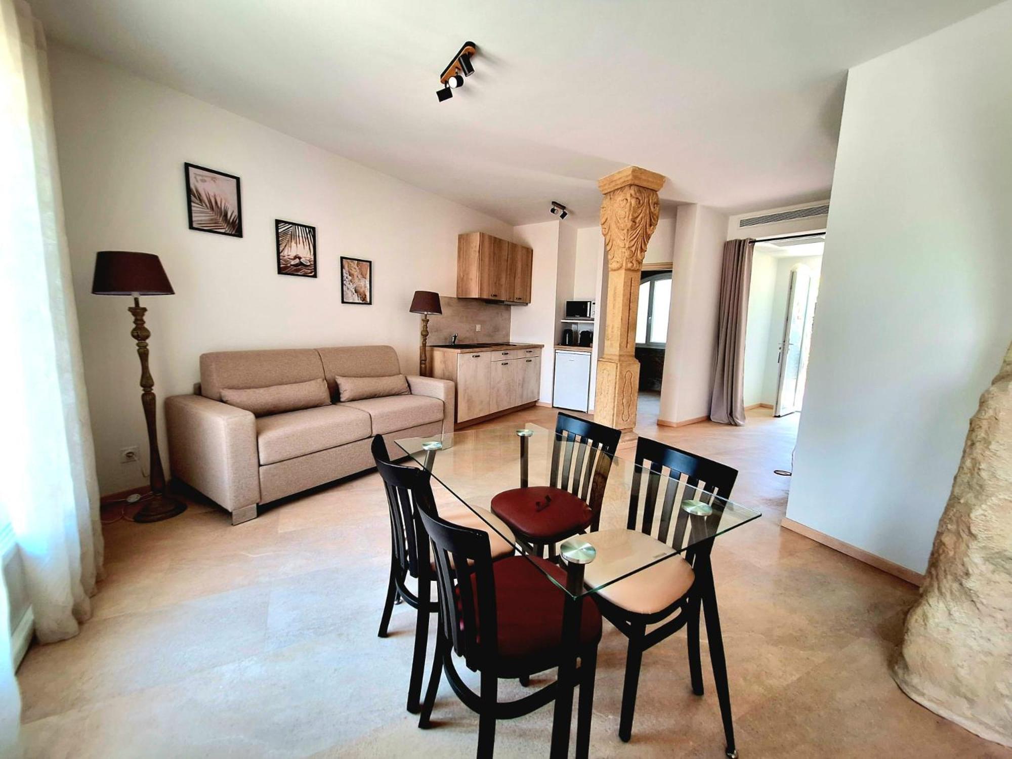 Domaine De La Mautanne Aparthotel Sainte-Tulle Ngoại thất bức ảnh