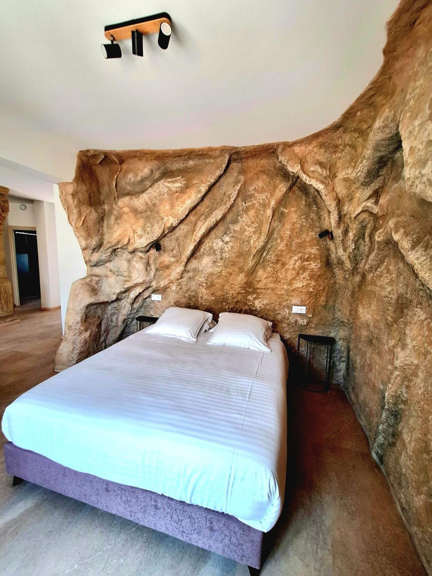 Domaine De La Mautanne Aparthotel Sainte-Tulle Ngoại thất bức ảnh