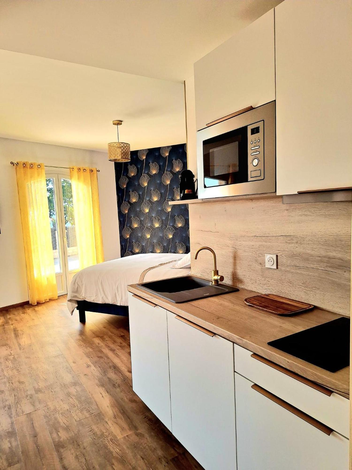 Domaine De La Mautanne Aparthotel Sainte-Tulle Ngoại thất bức ảnh