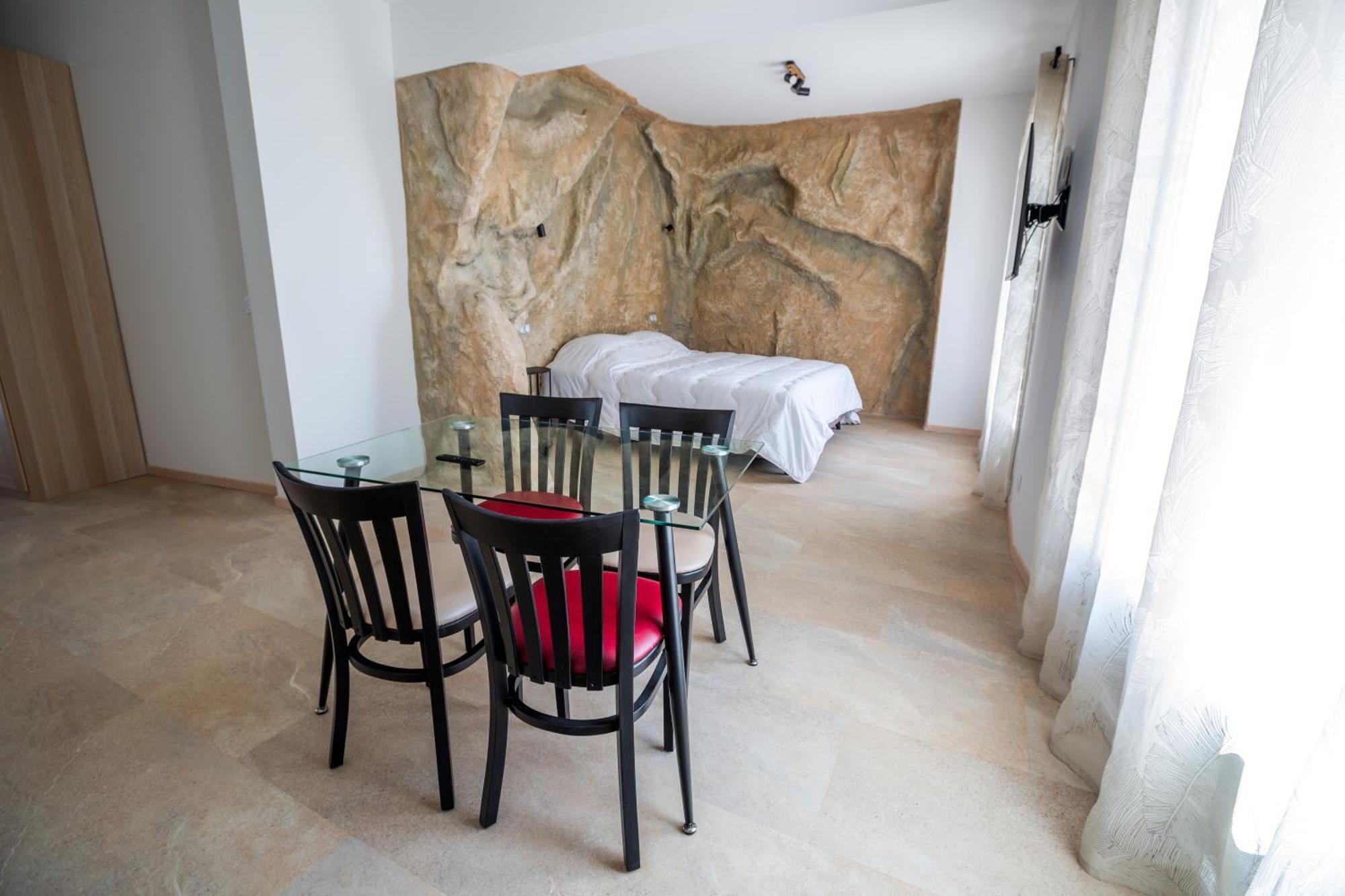 Domaine De La Mautanne Aparthotel Sainte-Tulle Ngoại thất bức ảnh